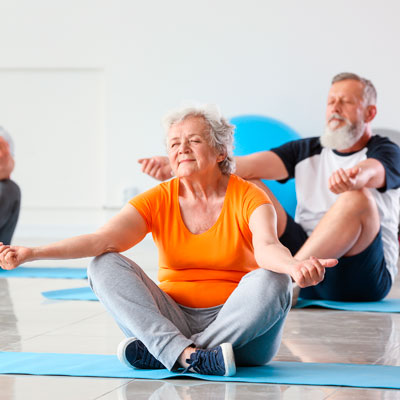 Taller de yoga para mayores